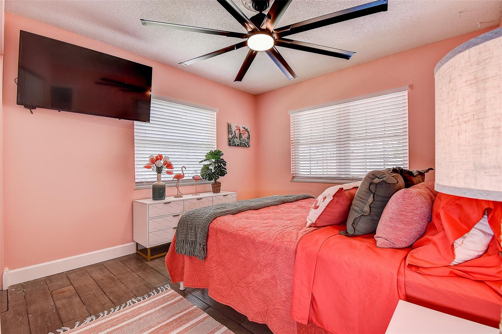 Image 13 of 61 For 725 Sunset Cove