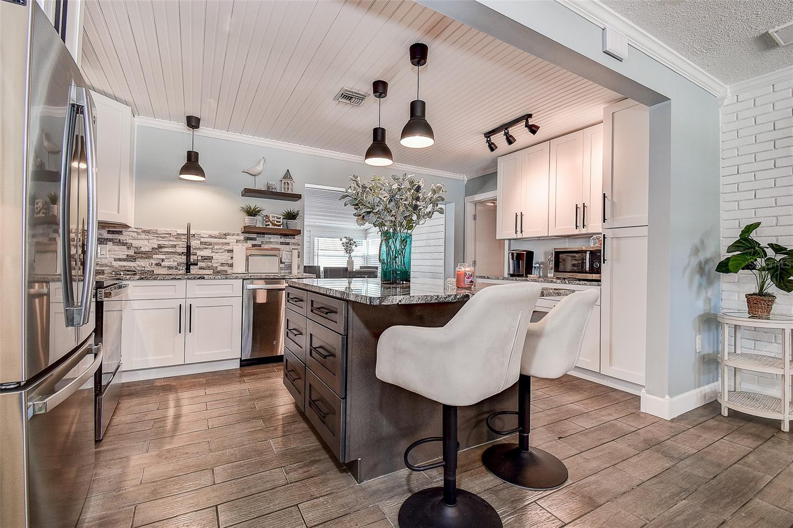 Image 16 of 61 For 725 Sunset Cove