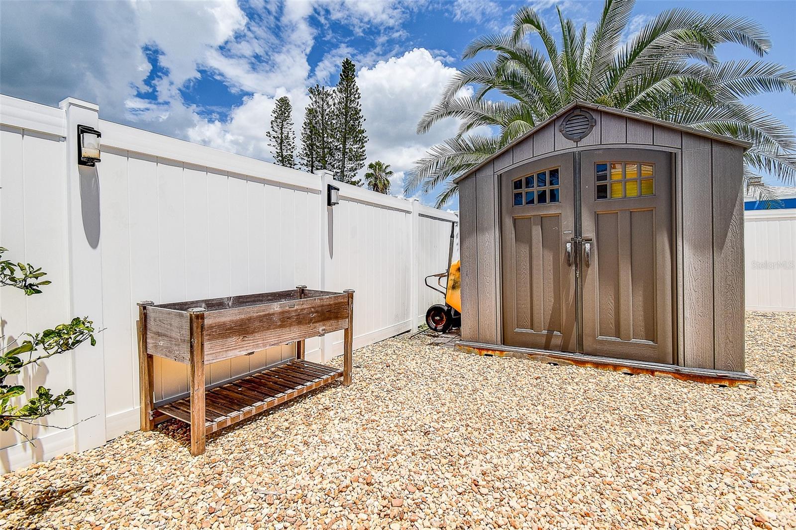 Image 24 of 61 For 725 Sunset Cove