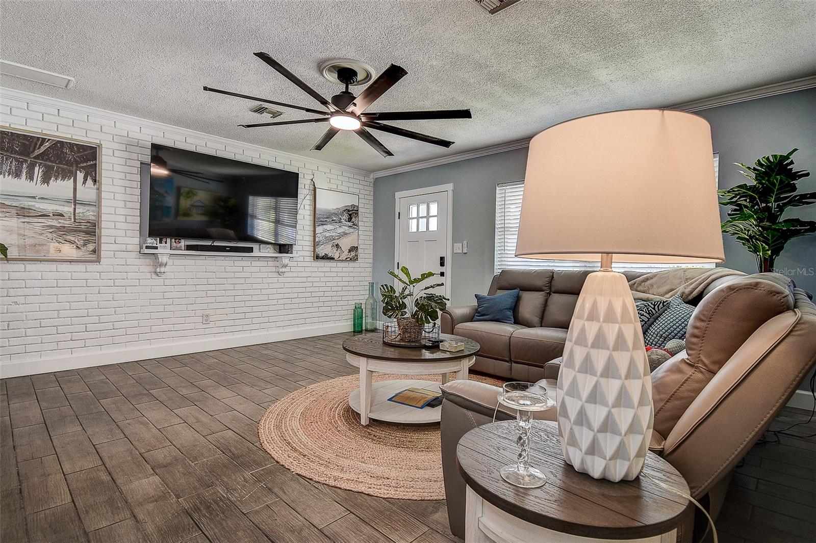 Image 3 of 61 For 725 Sunset Cove