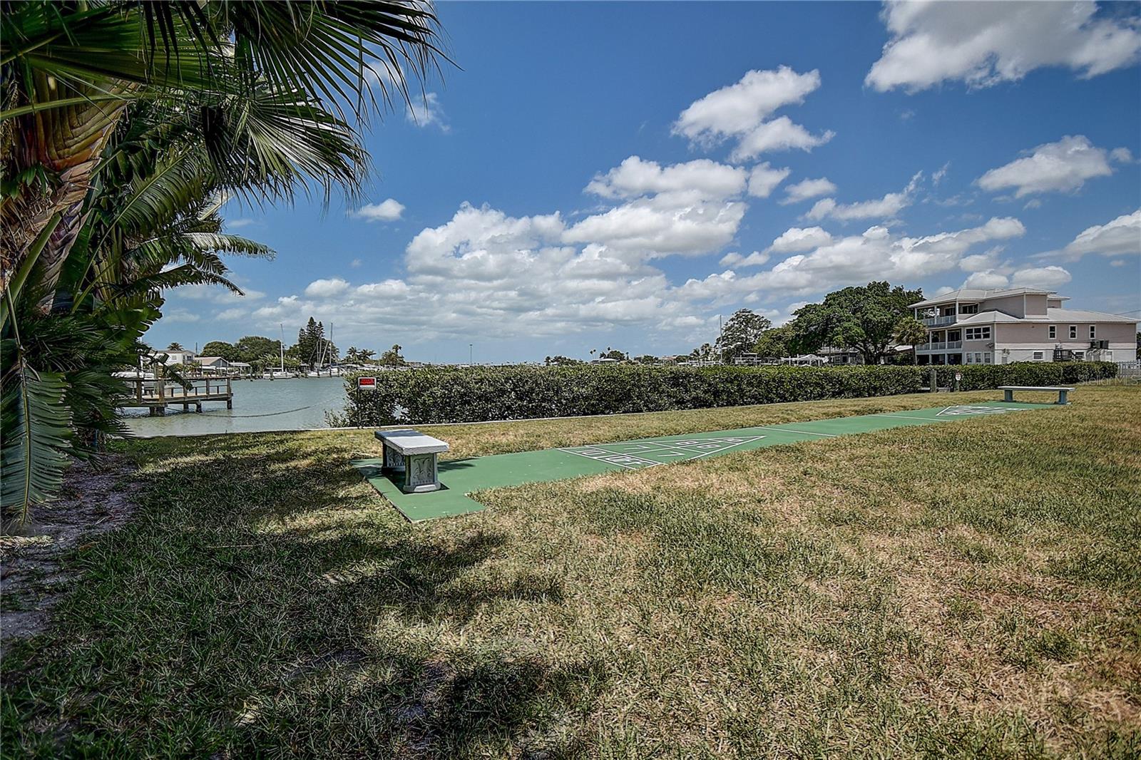 Image 32 of 61 For 725 Sunset Cove