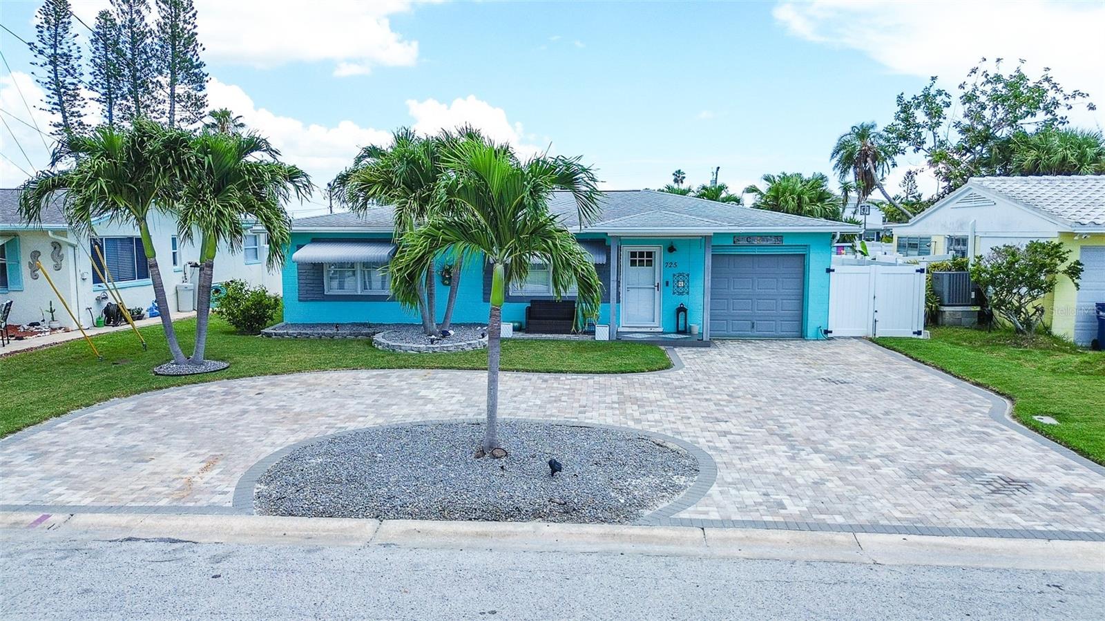 Image 37 of 61 For 725 Sunset Cove