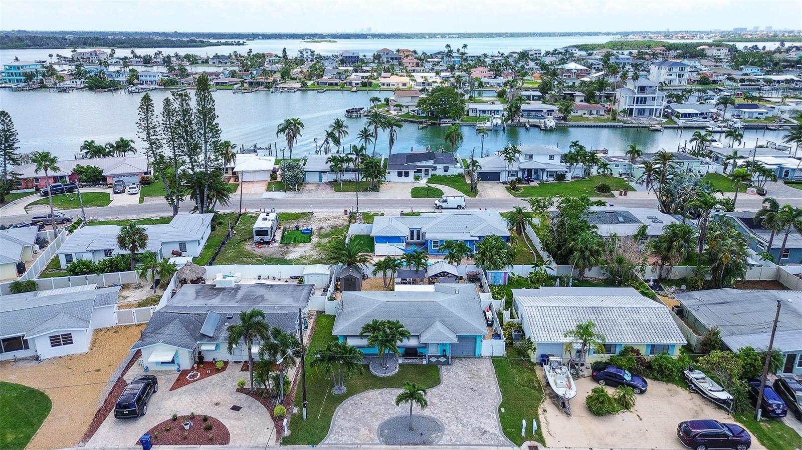 Image 40 of 61 For 725 Sunset Cove