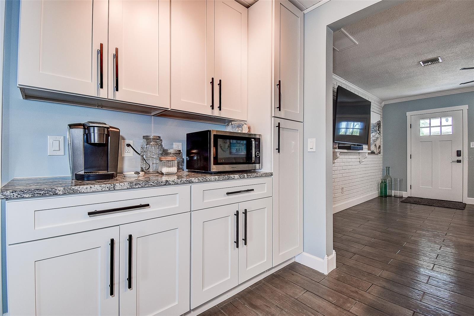 Image 6 of 61 For 725 Sunset Cove