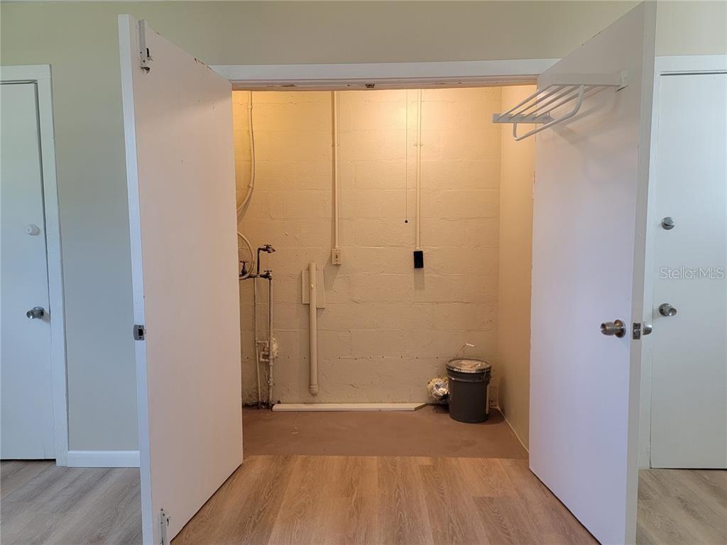 Image 7 of 17 For 6267 Hampton Drive N