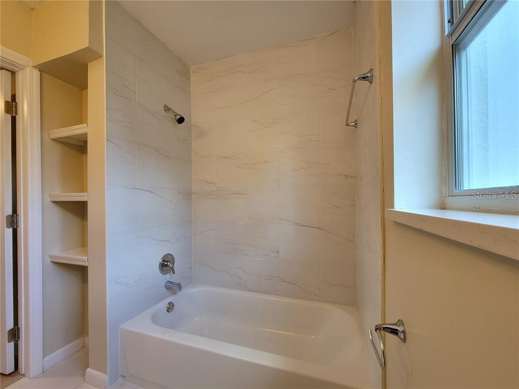Image 9 of 17 For 6267 Hampton Drive N