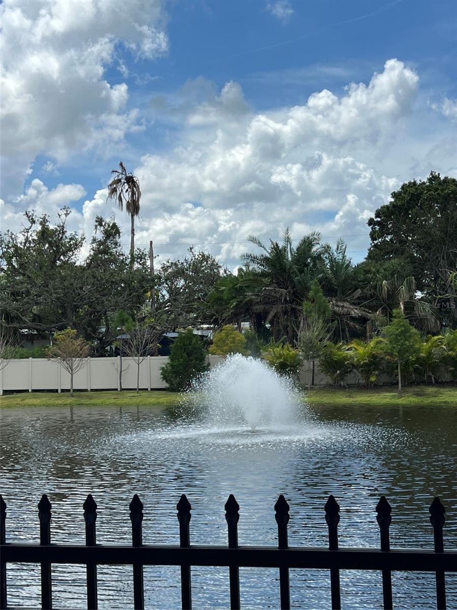 Listing photo id 15 for 7654 93rd Street N