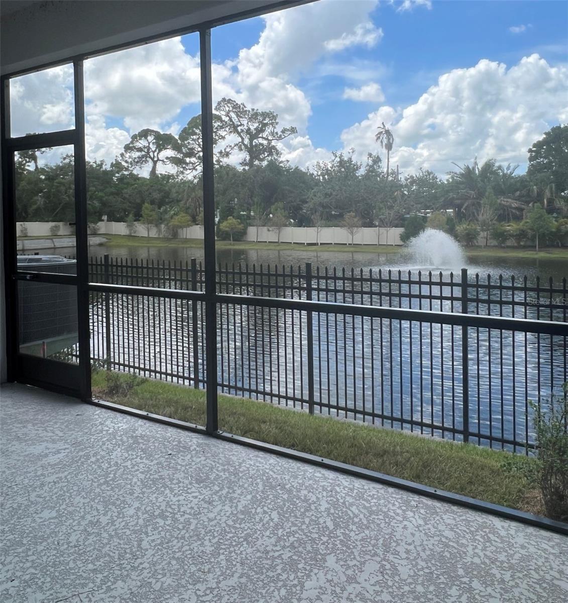 Listing photo id 16 for 7654 93rd Street N