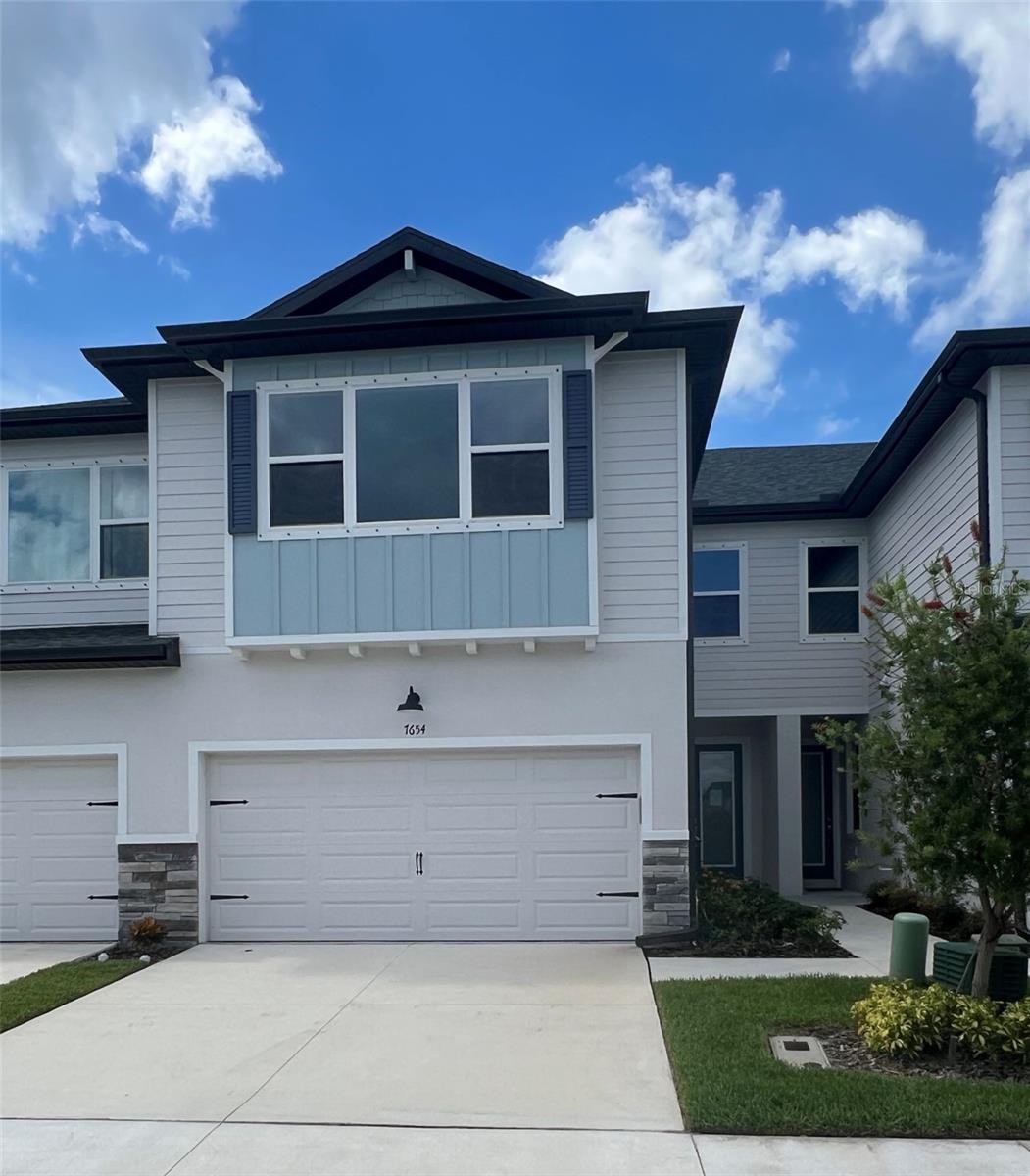 Listing photo id 0 for 7654 93rd Street N