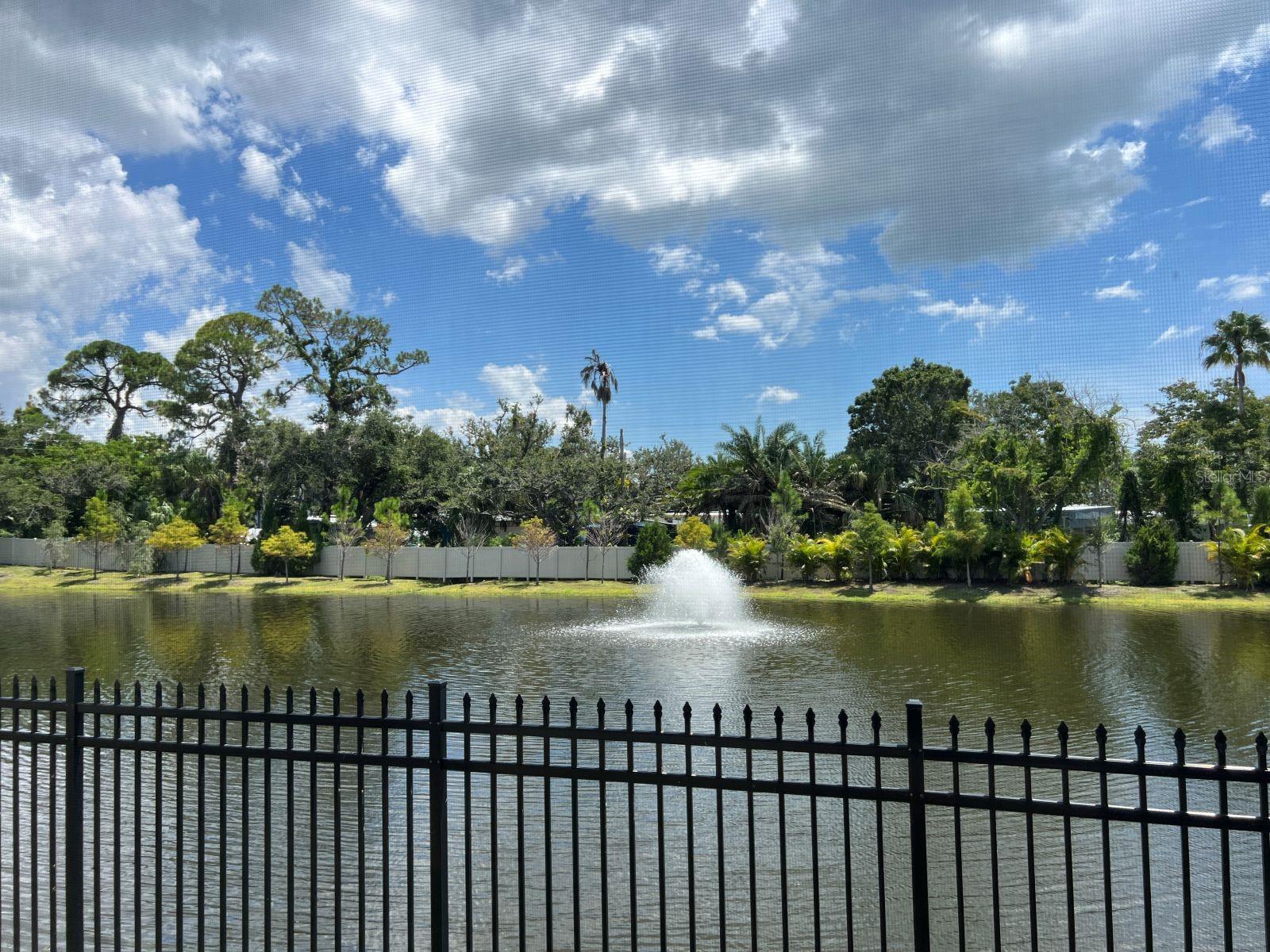 Listing photo id 1 for 7654 93rd Street N