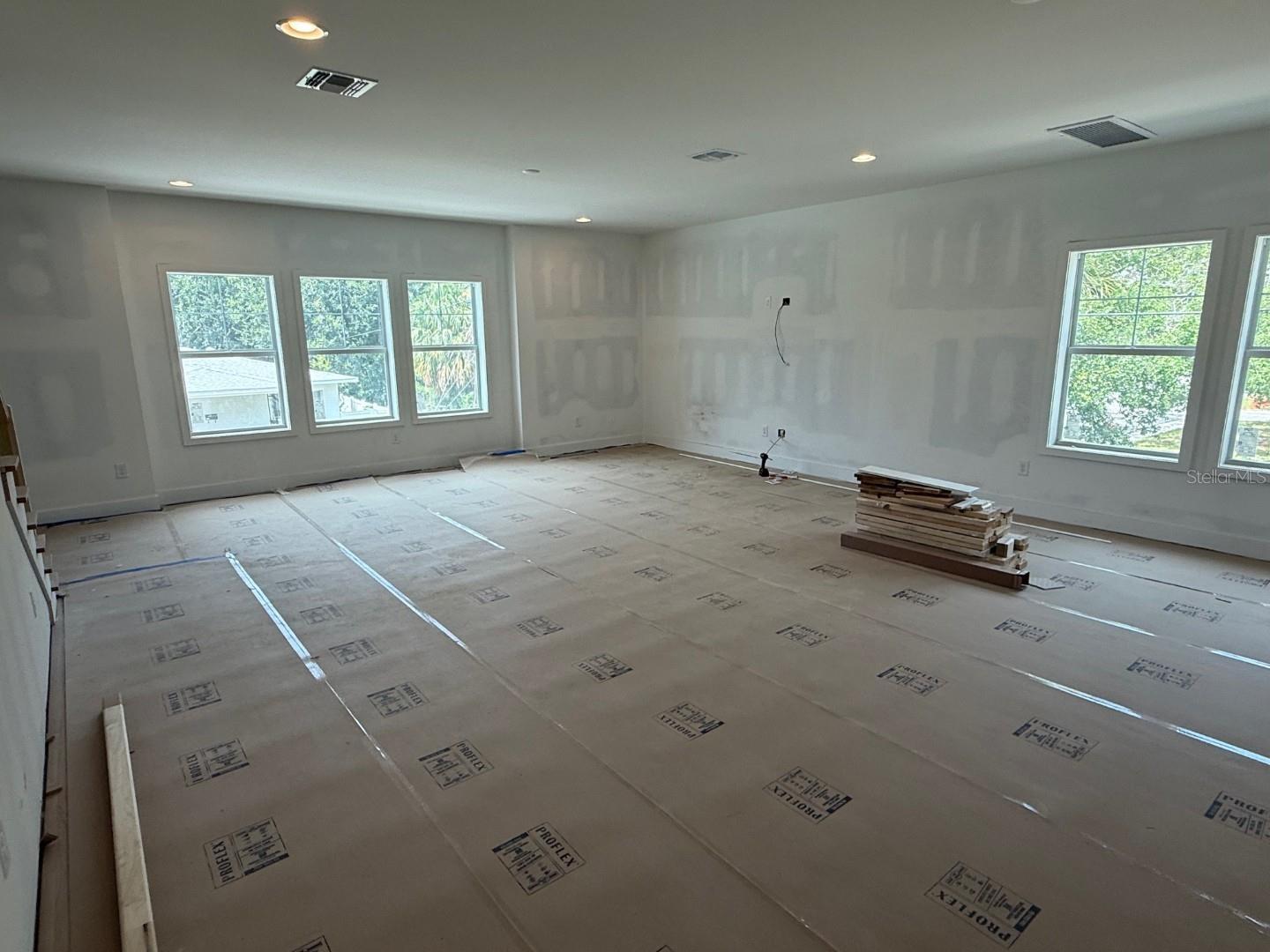 Image 11 of 31 For 1206 Lemon Street 2
