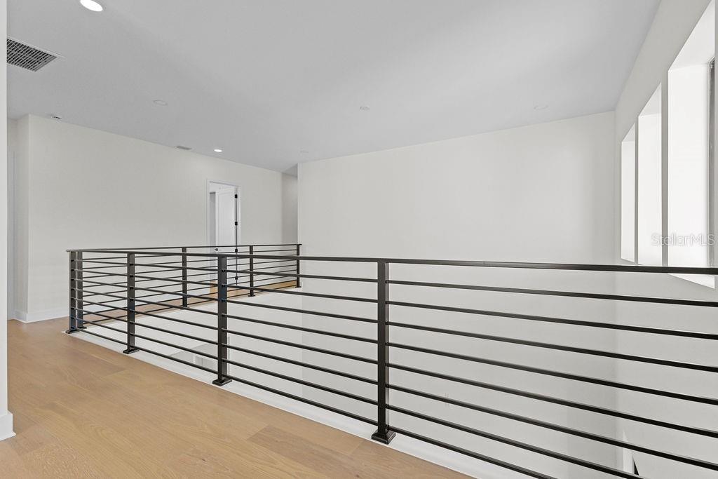 Image 45 of 77 For 3202 La Salle Street