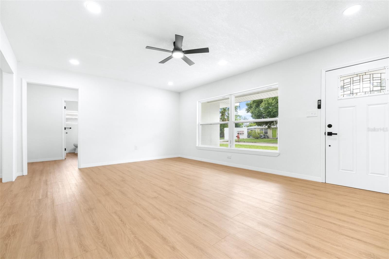 Image 15 of 36 For 2201 20th Street Court W