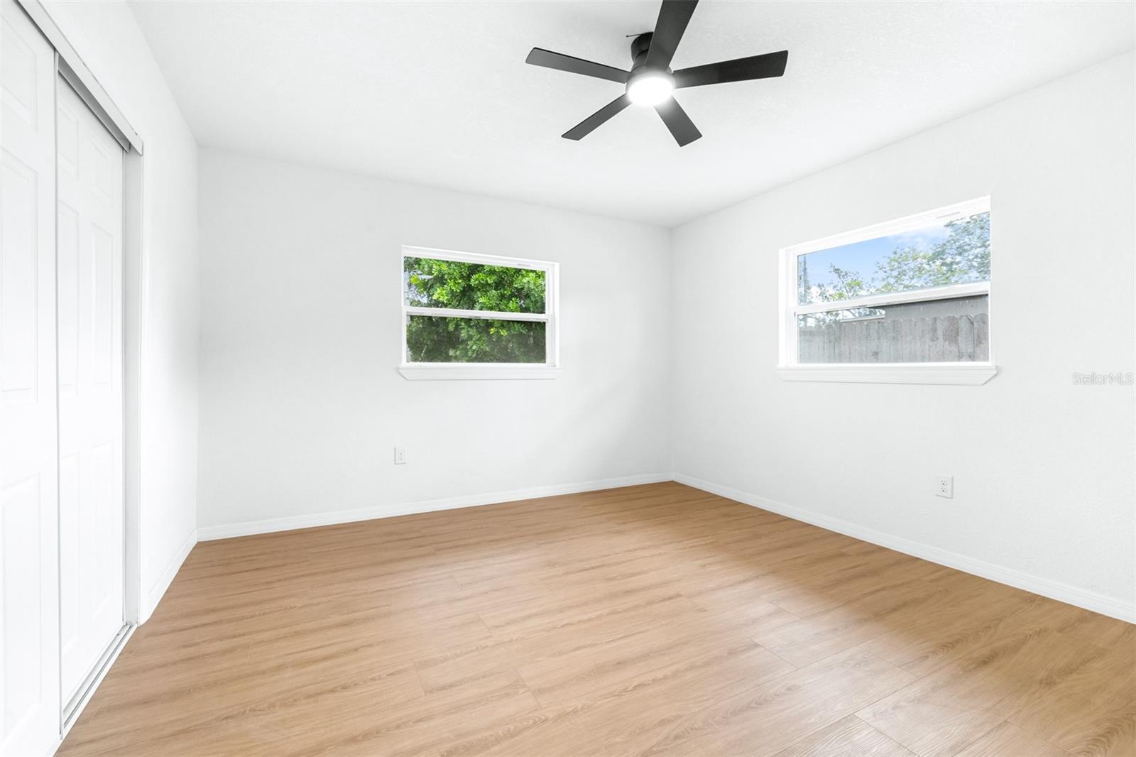 Image 18 of 36 For 2201 20th Street Court W