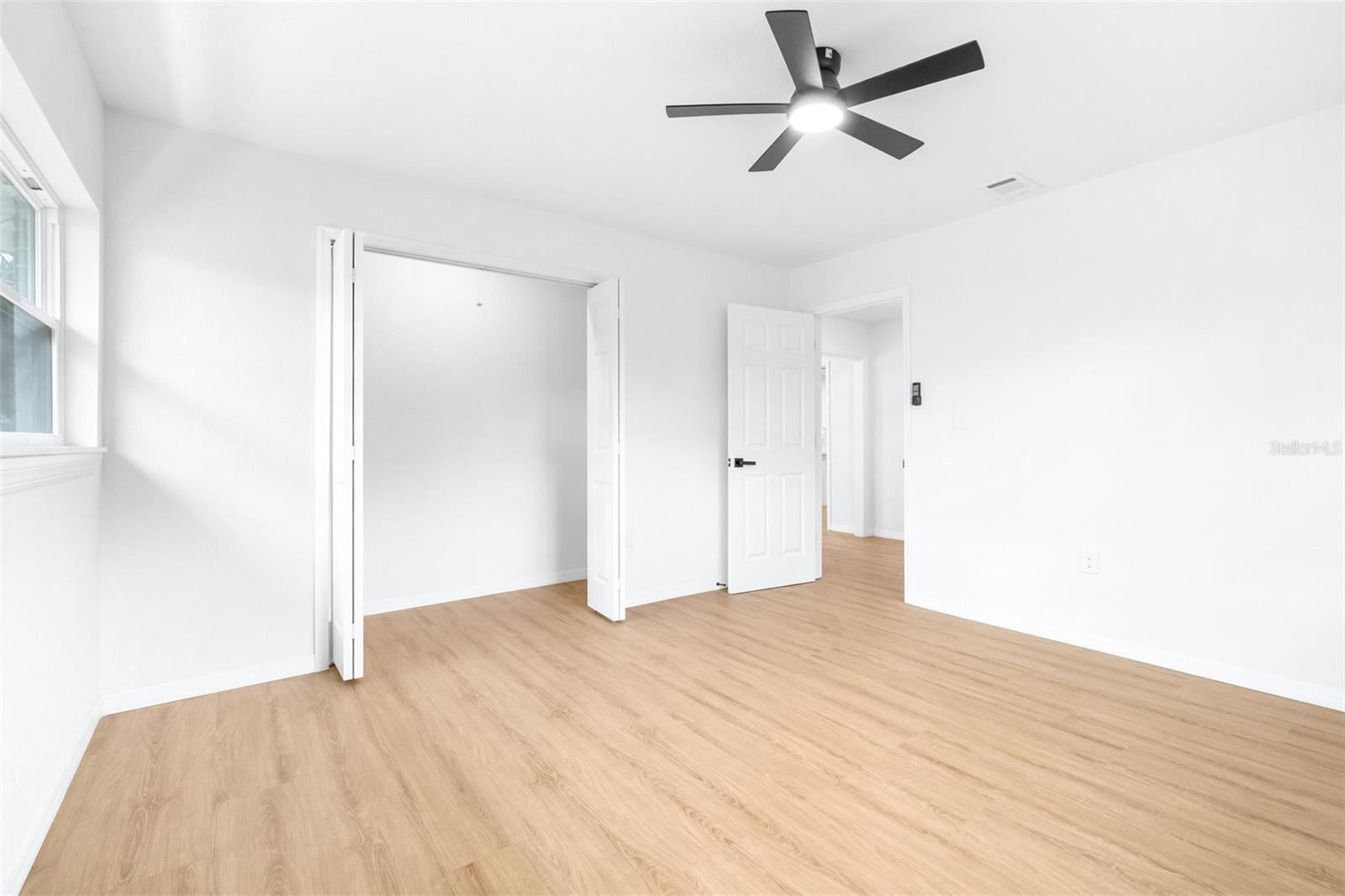 Image 22 of 36 For 2201 20th Street Court W