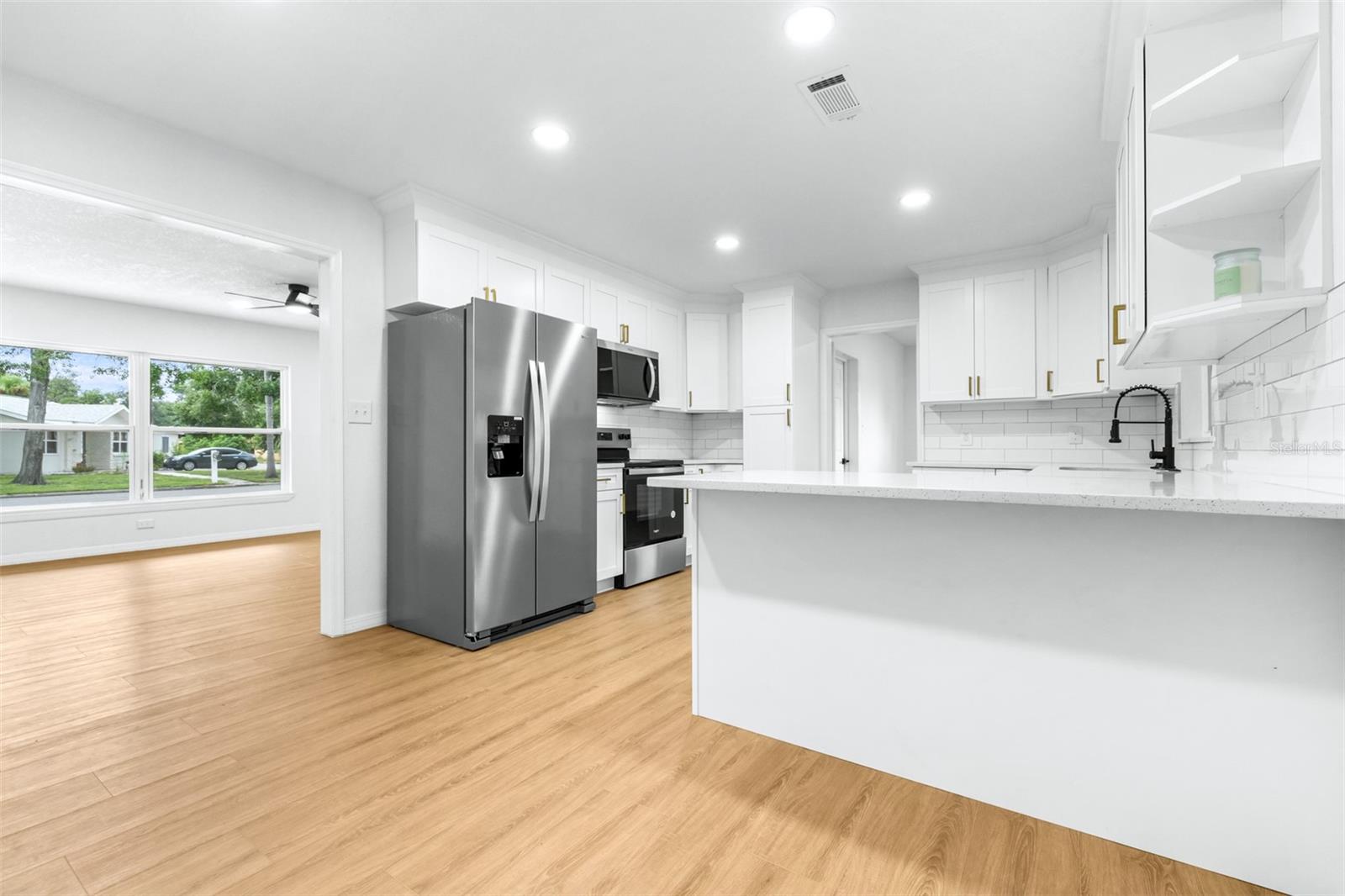 Image 4 of 36 For 2201 20th Street Court W