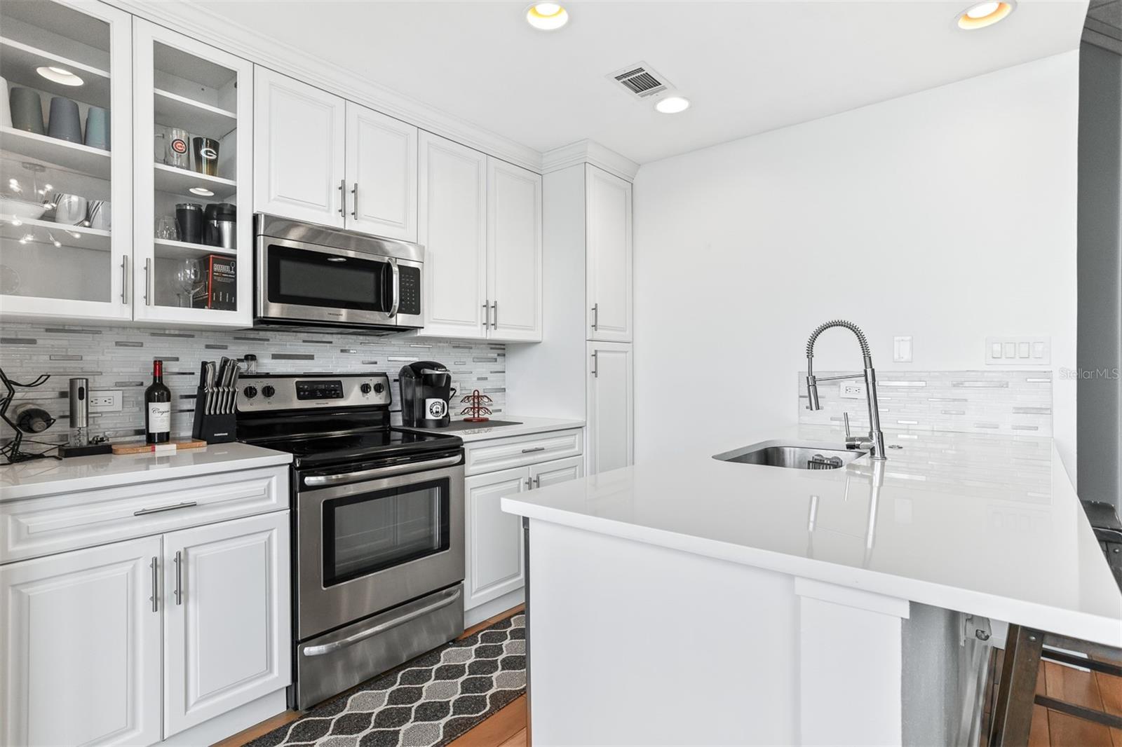 Image 12 of 64 For 777 Ashley Drive 1009