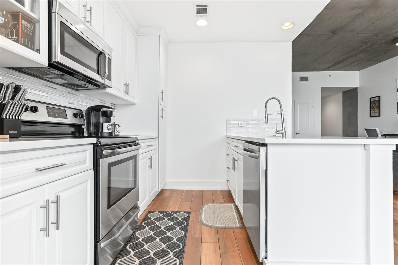 Image 13 of 64 For 777 Ashley Drive 1009