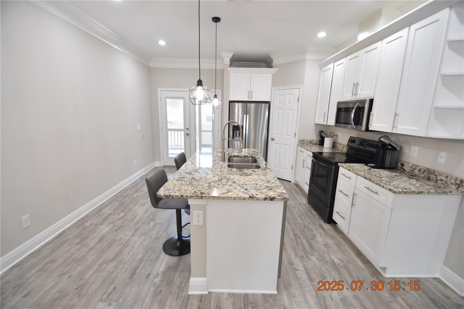 Image 18 of 46 For 4101 Comanche Avenue 1-2