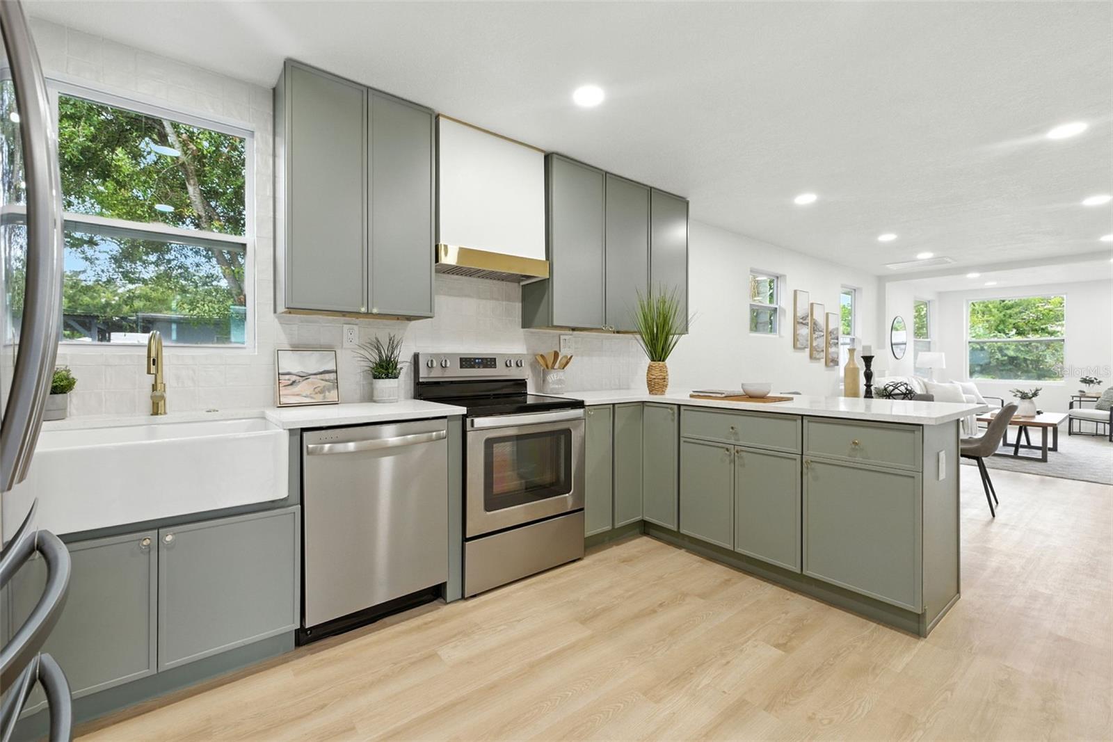 Image 14 of 37 For 4620 2nd Avenue N