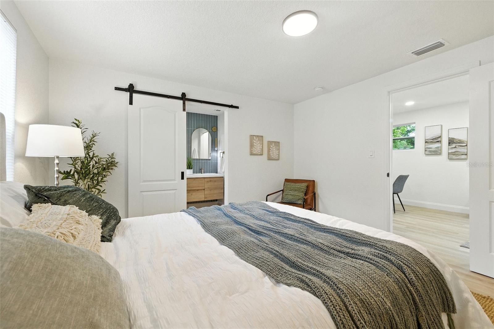 Image 22 of 37 For 4620 2nd Avenue N
