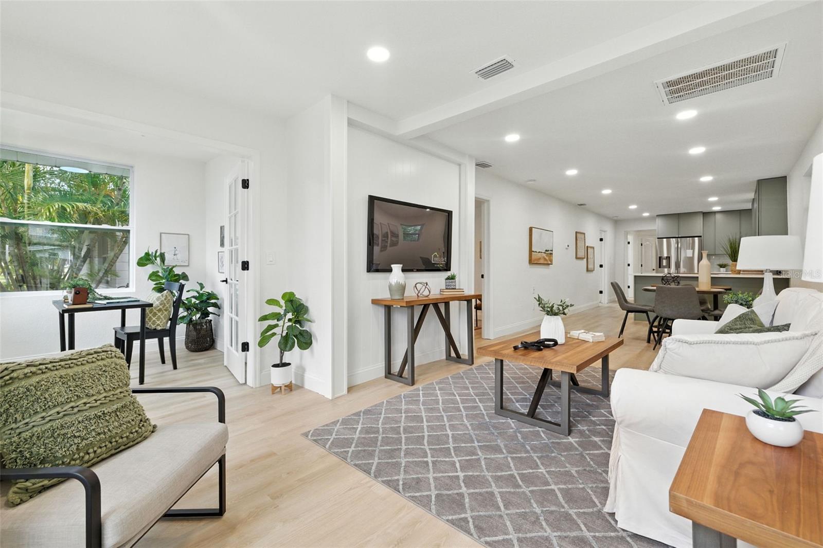 Image 4 of 37 For 4620 2nd Avenue N