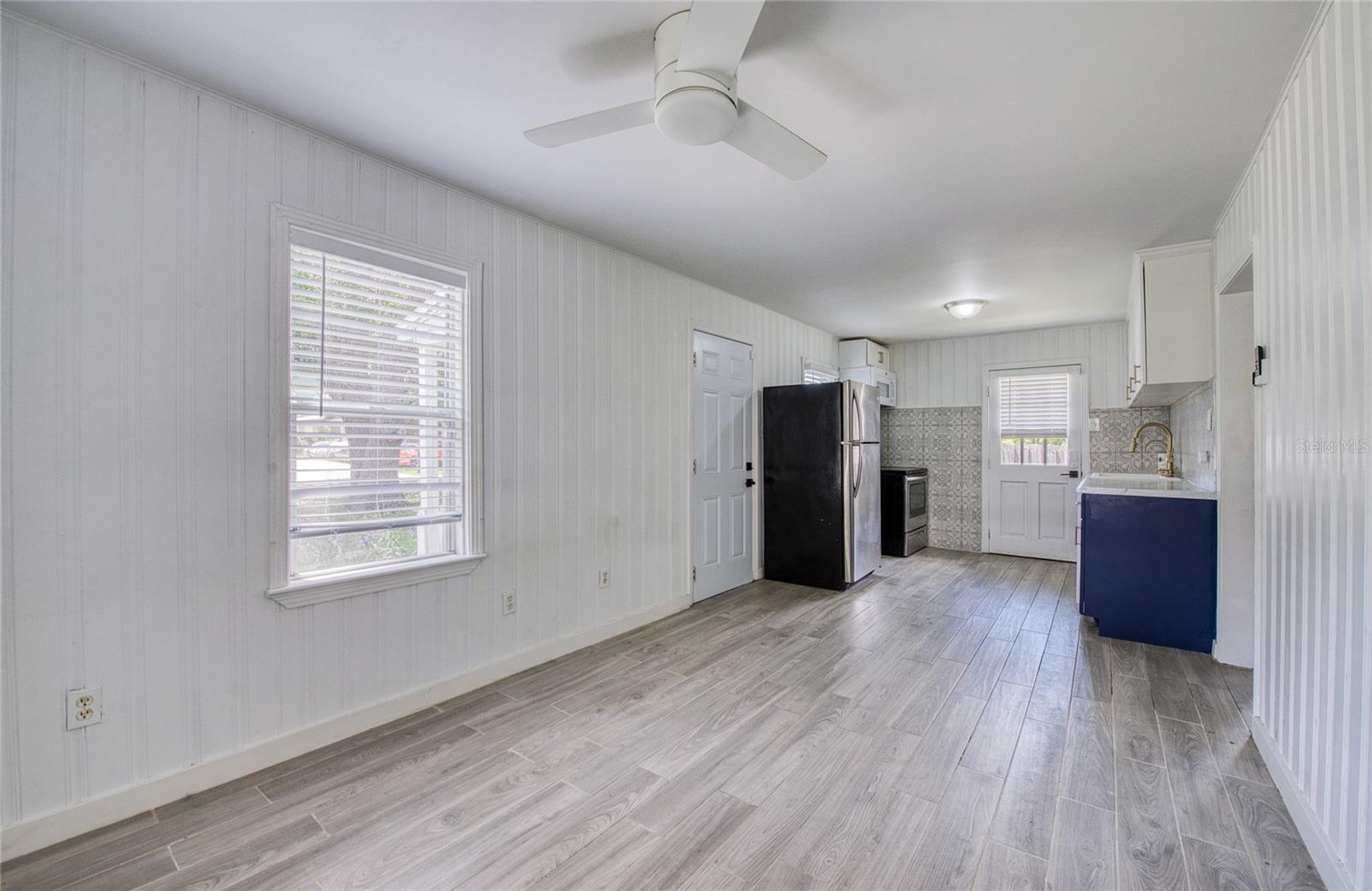 Image 10 of 37 For 1806 E Poinsettia Ave