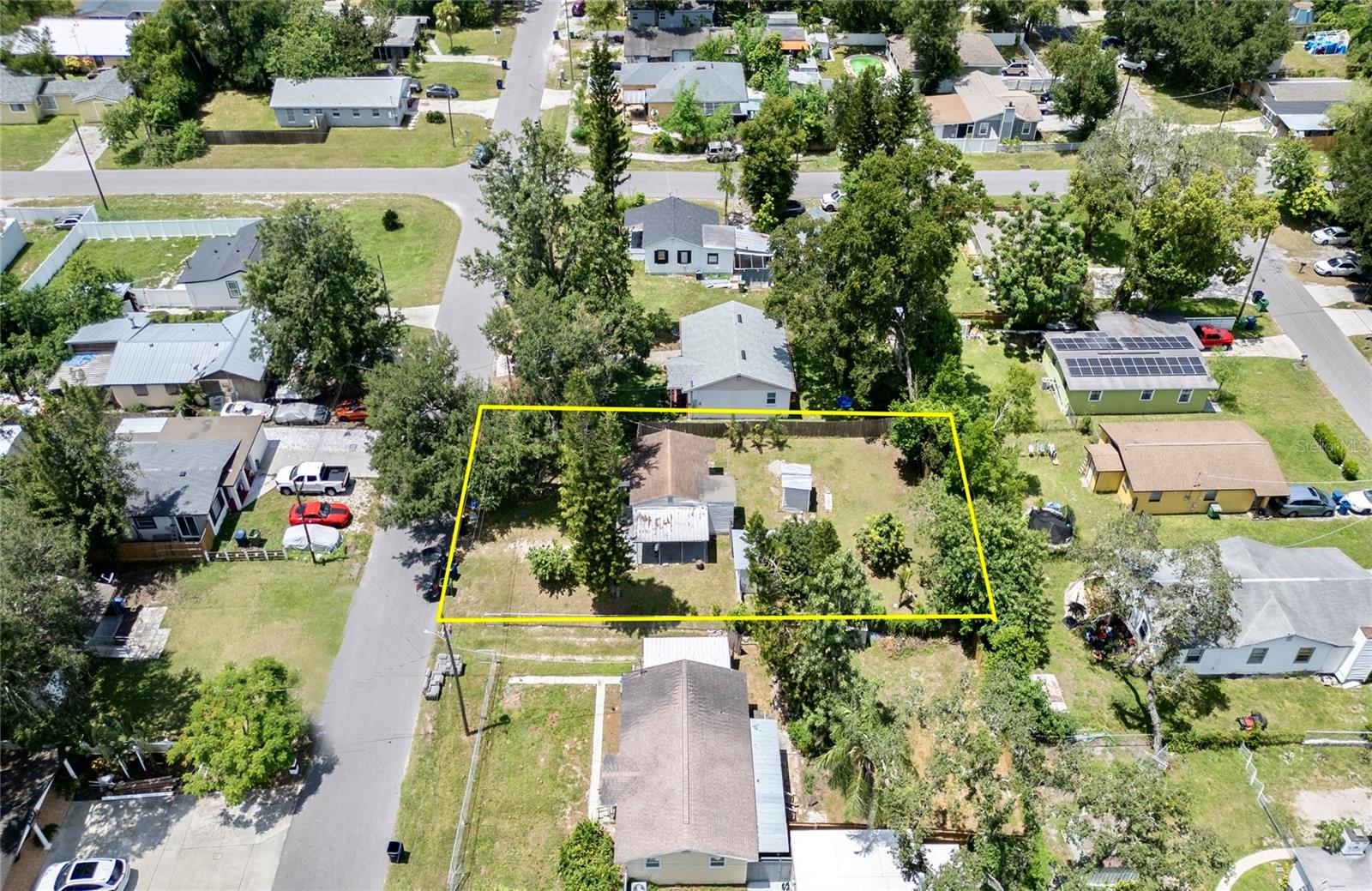 Image 34 of 37 For 1806 E Poinsettia Ave