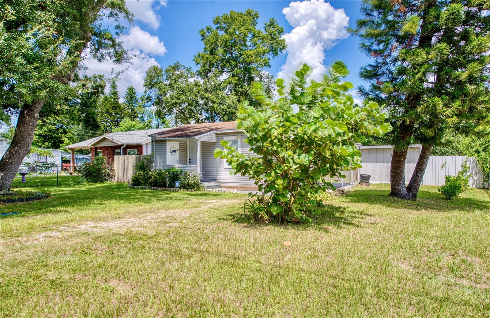 Image 4 of 37 For 1806 E Poinsettia Ave