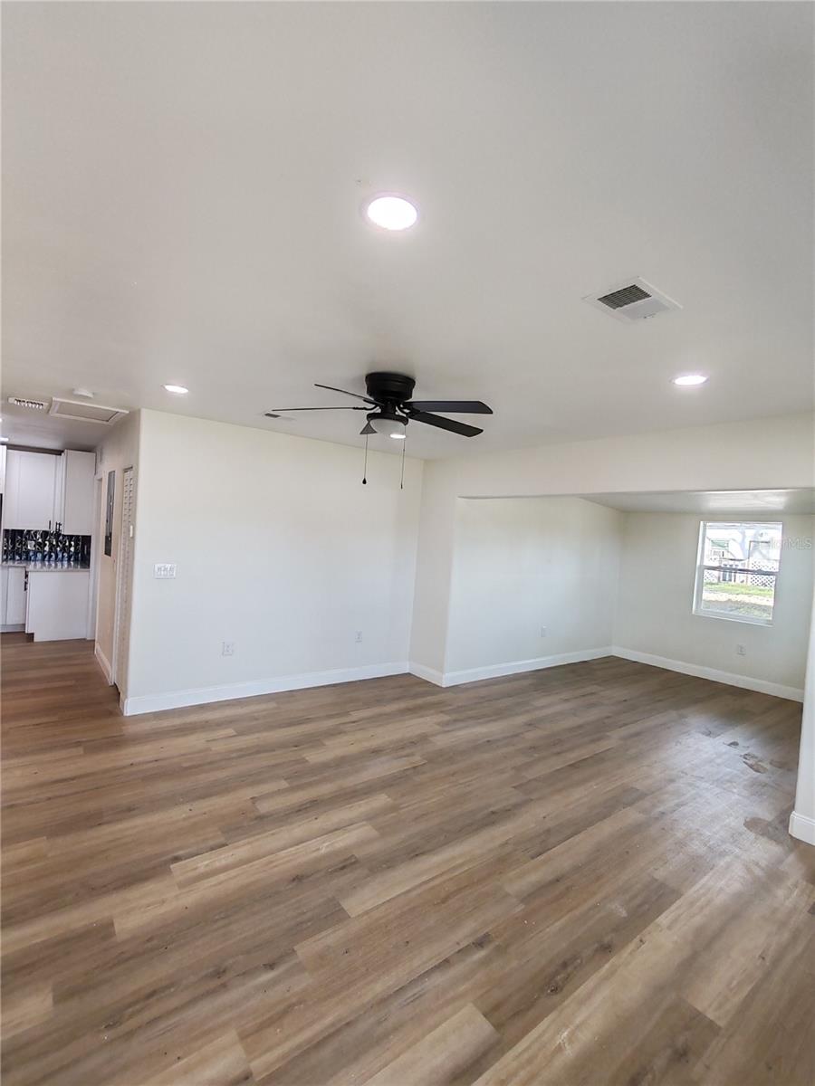 Image 13 of 21 For 5905 Pine Street