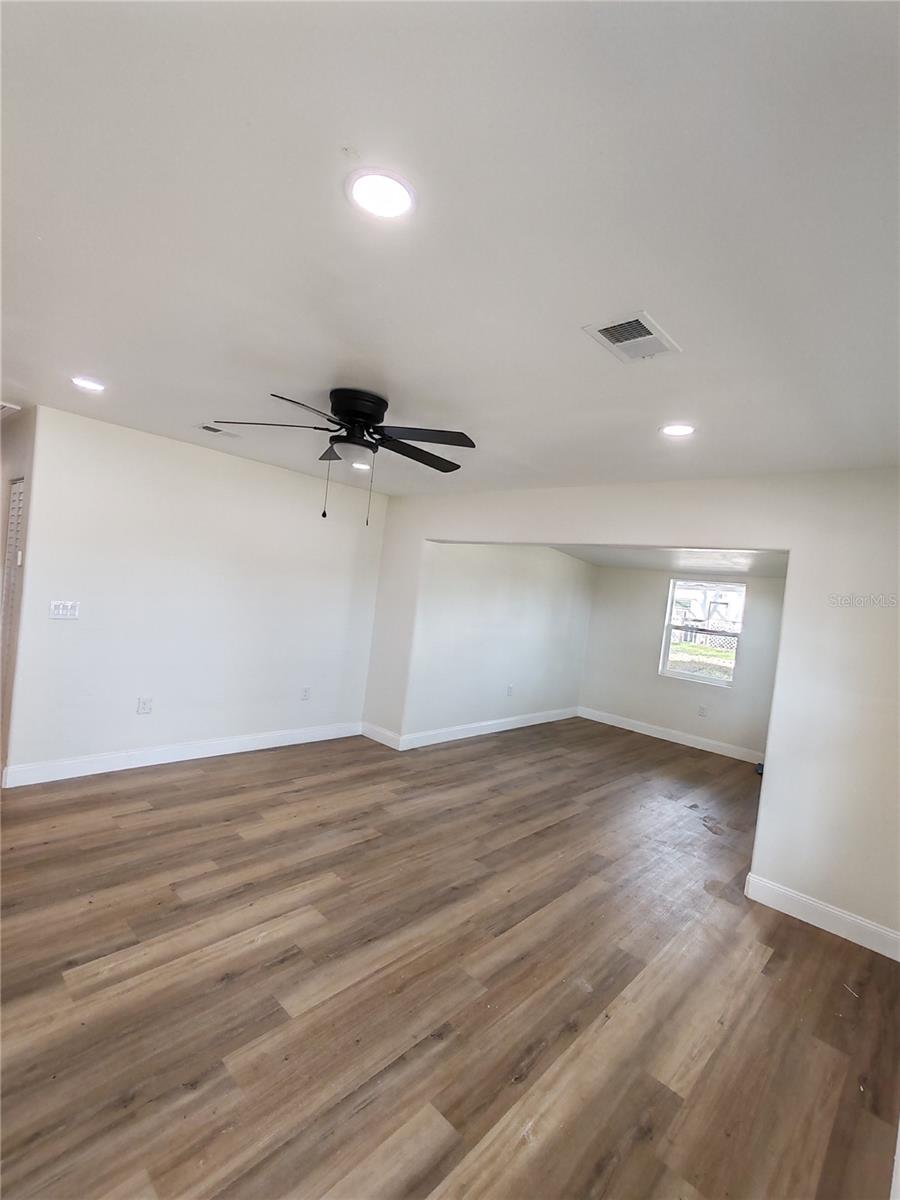 Image 14 of 21 For 5905 Pine Street