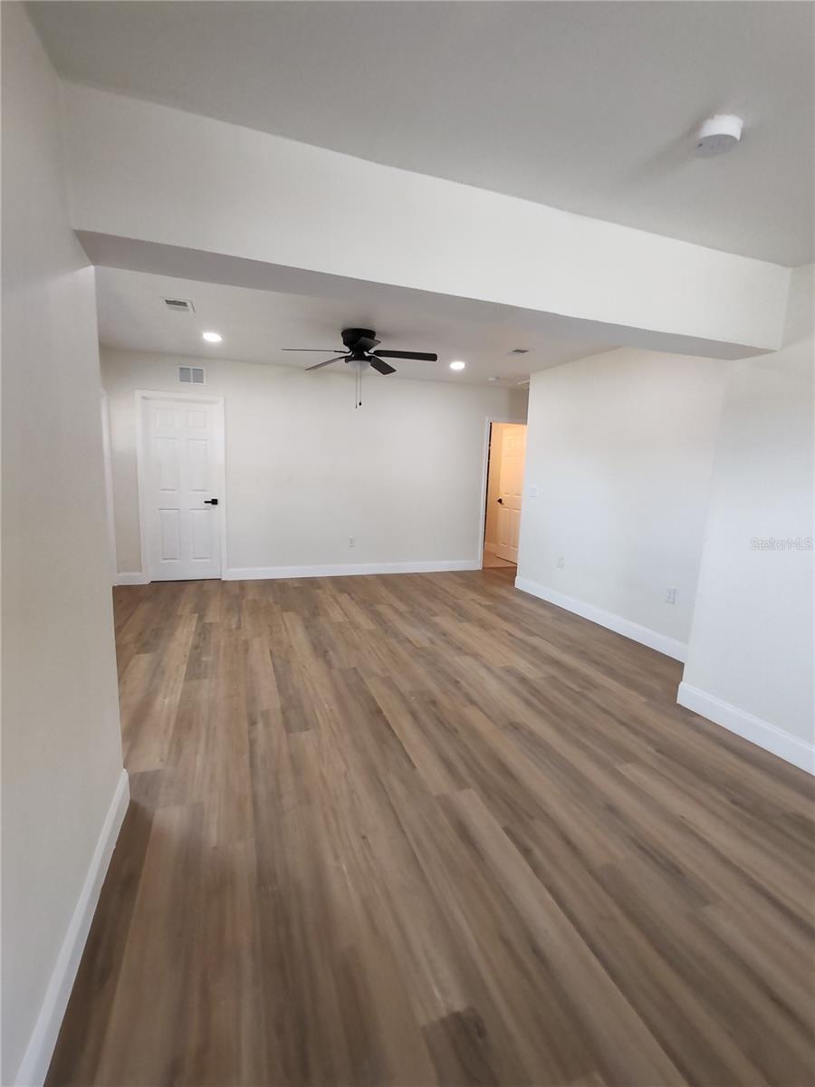 Image 15 of 21 For 5905 Pine Street
