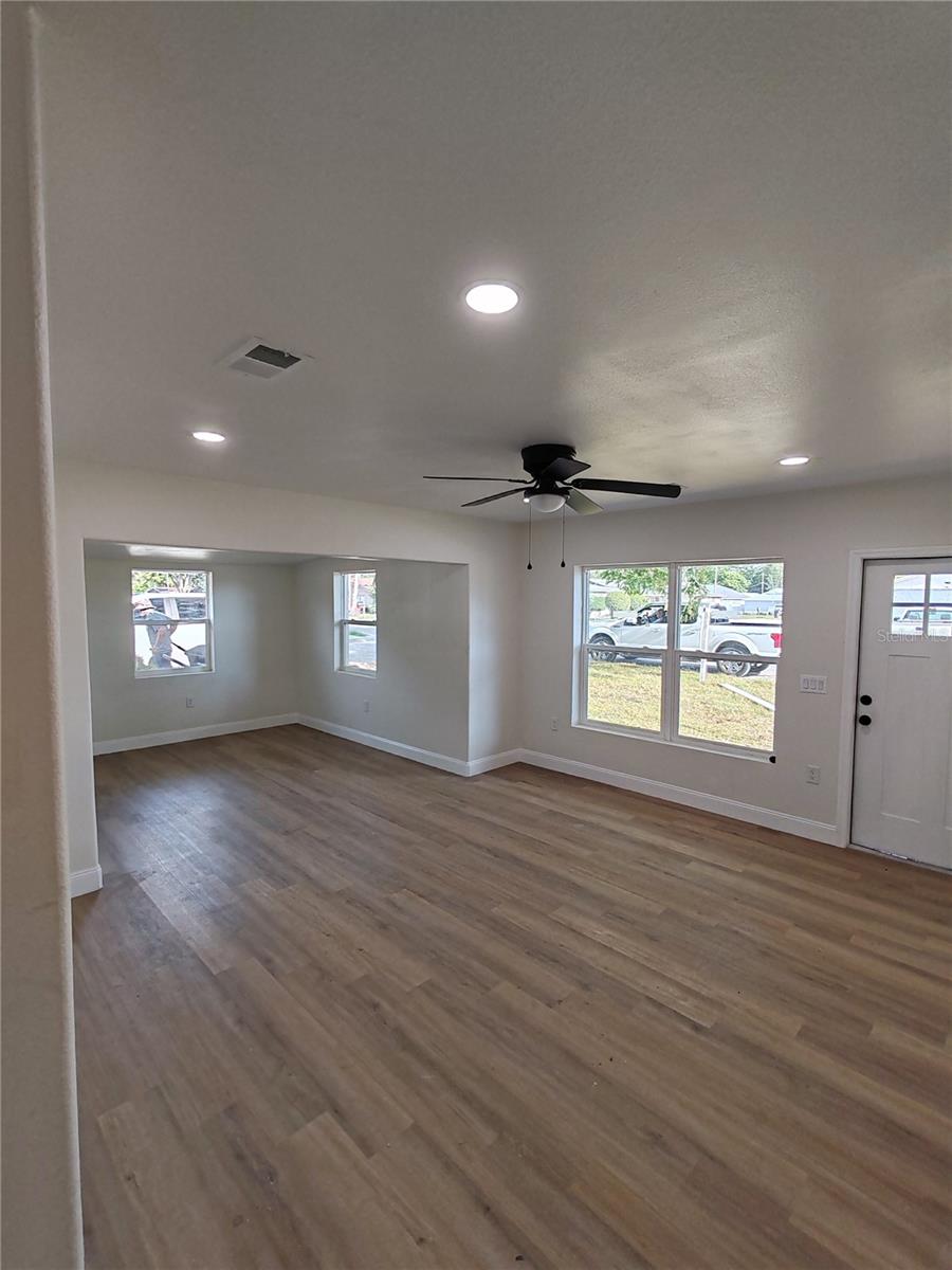 Image 17 of 21 For 5905 Pine Street