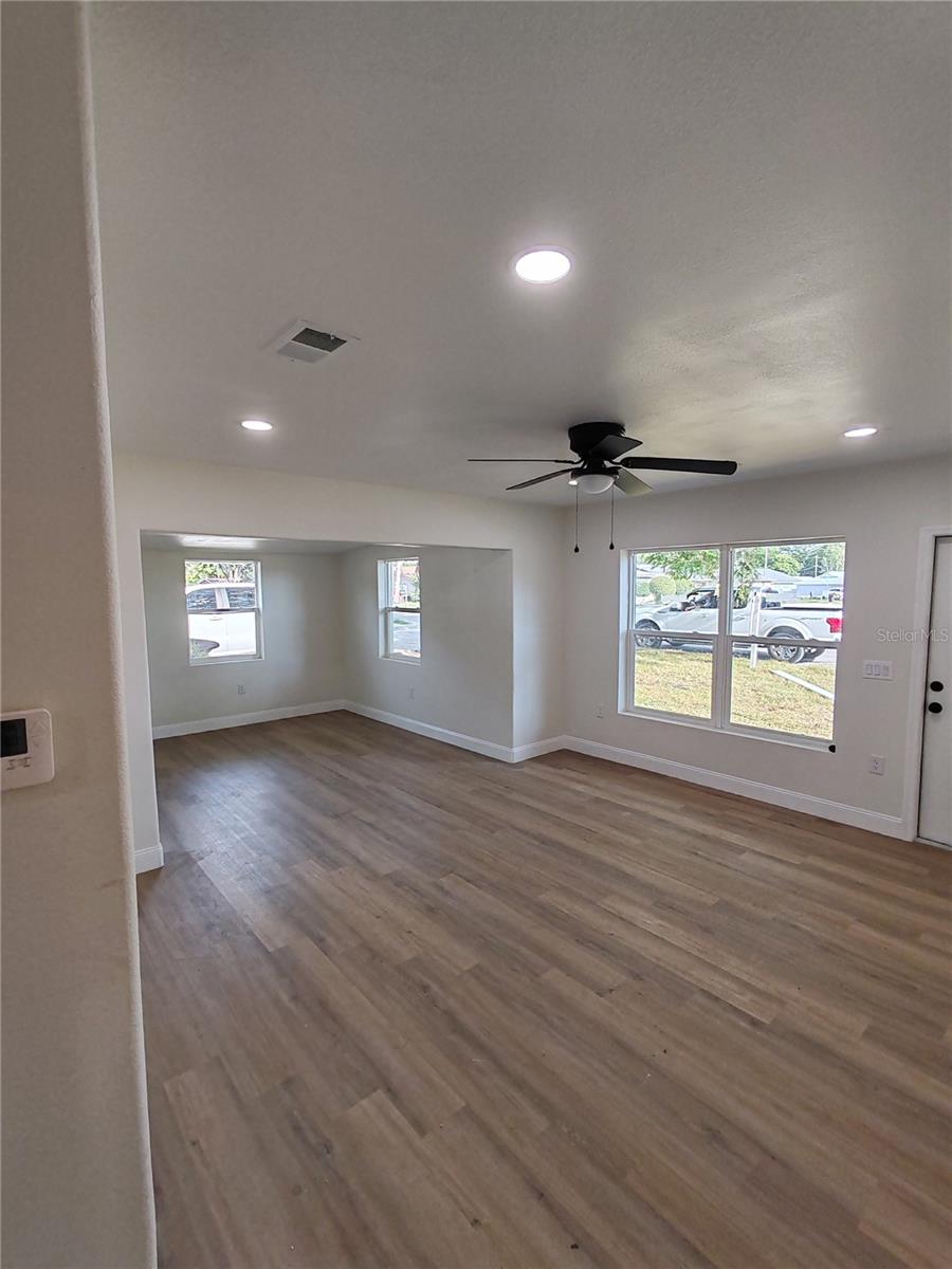 Image 18 of 21 For 5905 Pine Street