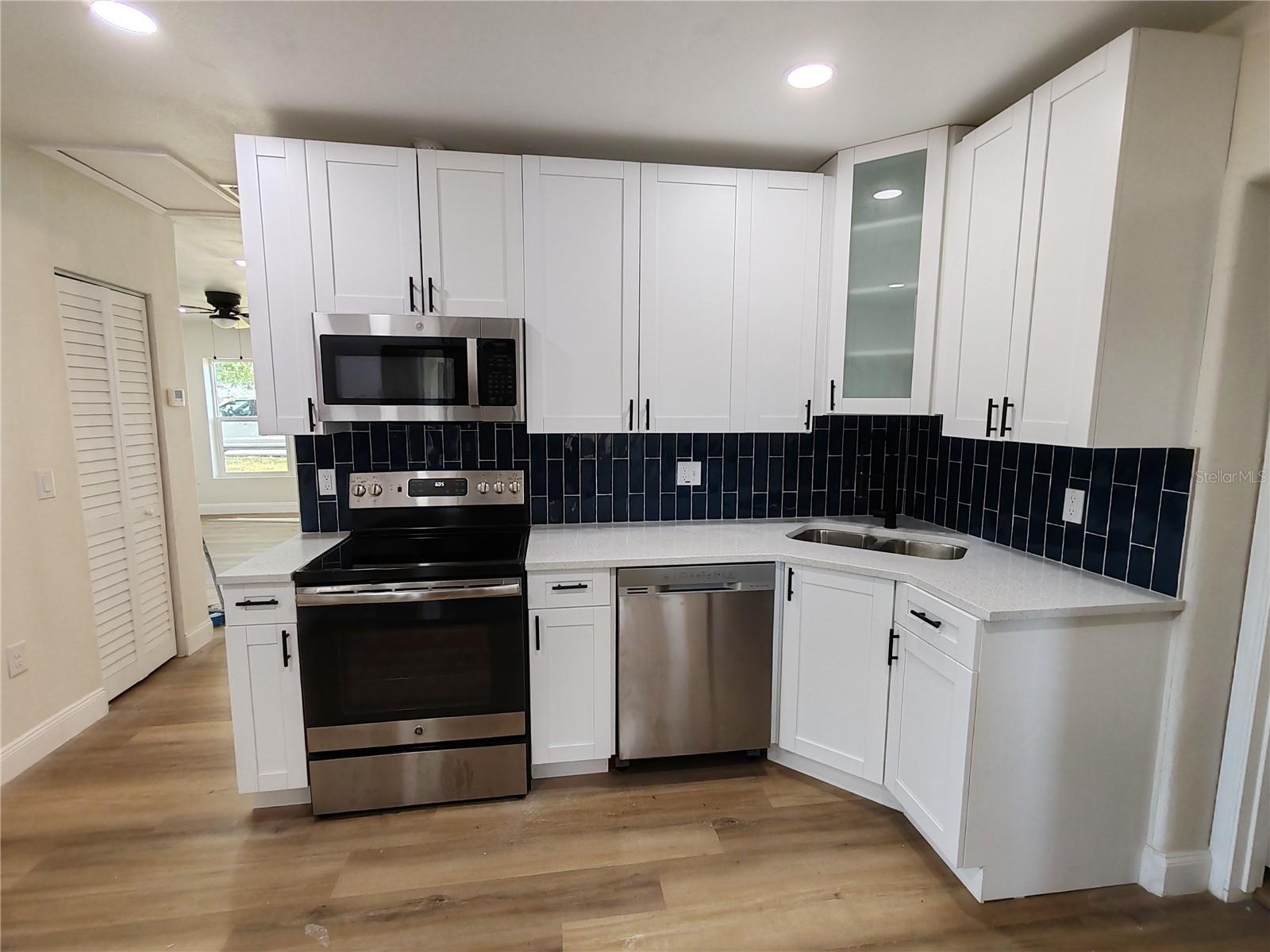 Image 3 of 21 For 5905 Pine Street