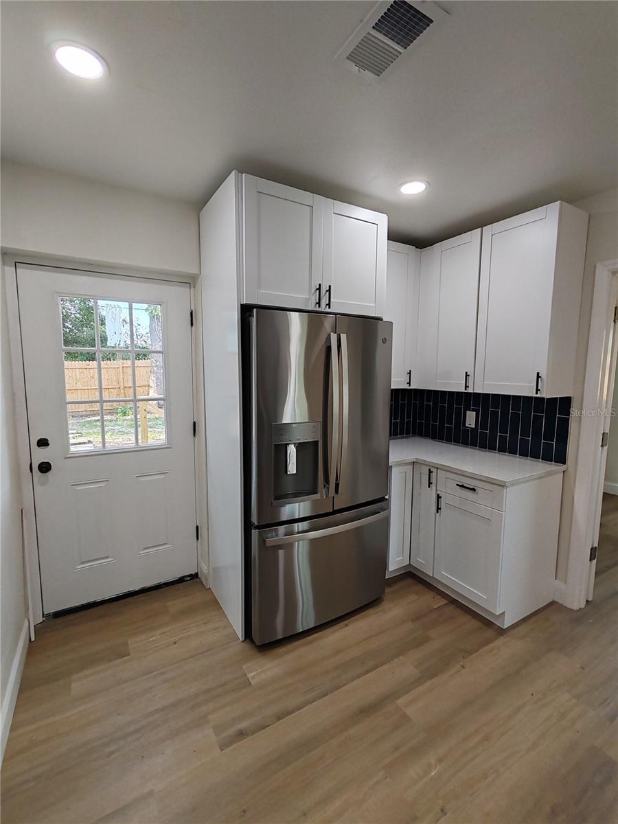 Image 6 of 21 For 5905 Pine Street