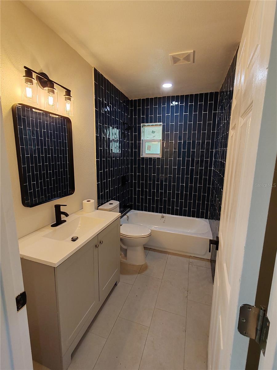 Image 7 of 21 For 5905 Pine Street