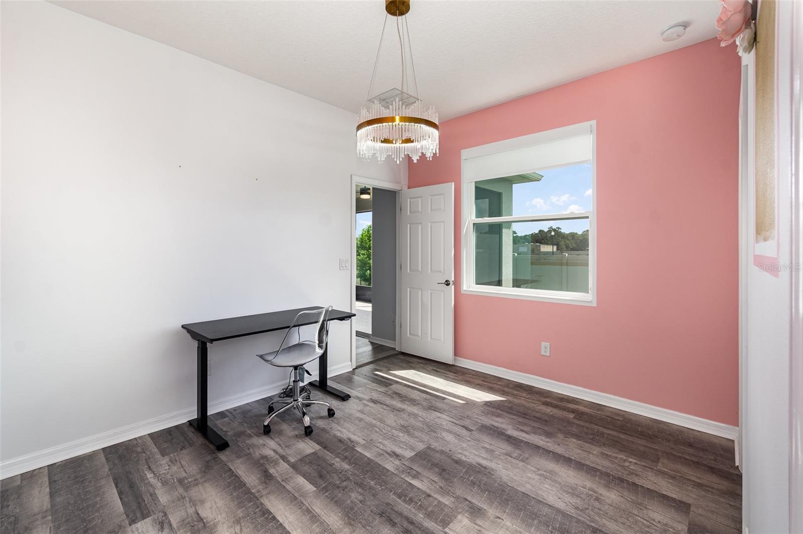 Image 18 of 45 For 1807 Westerham Avenue