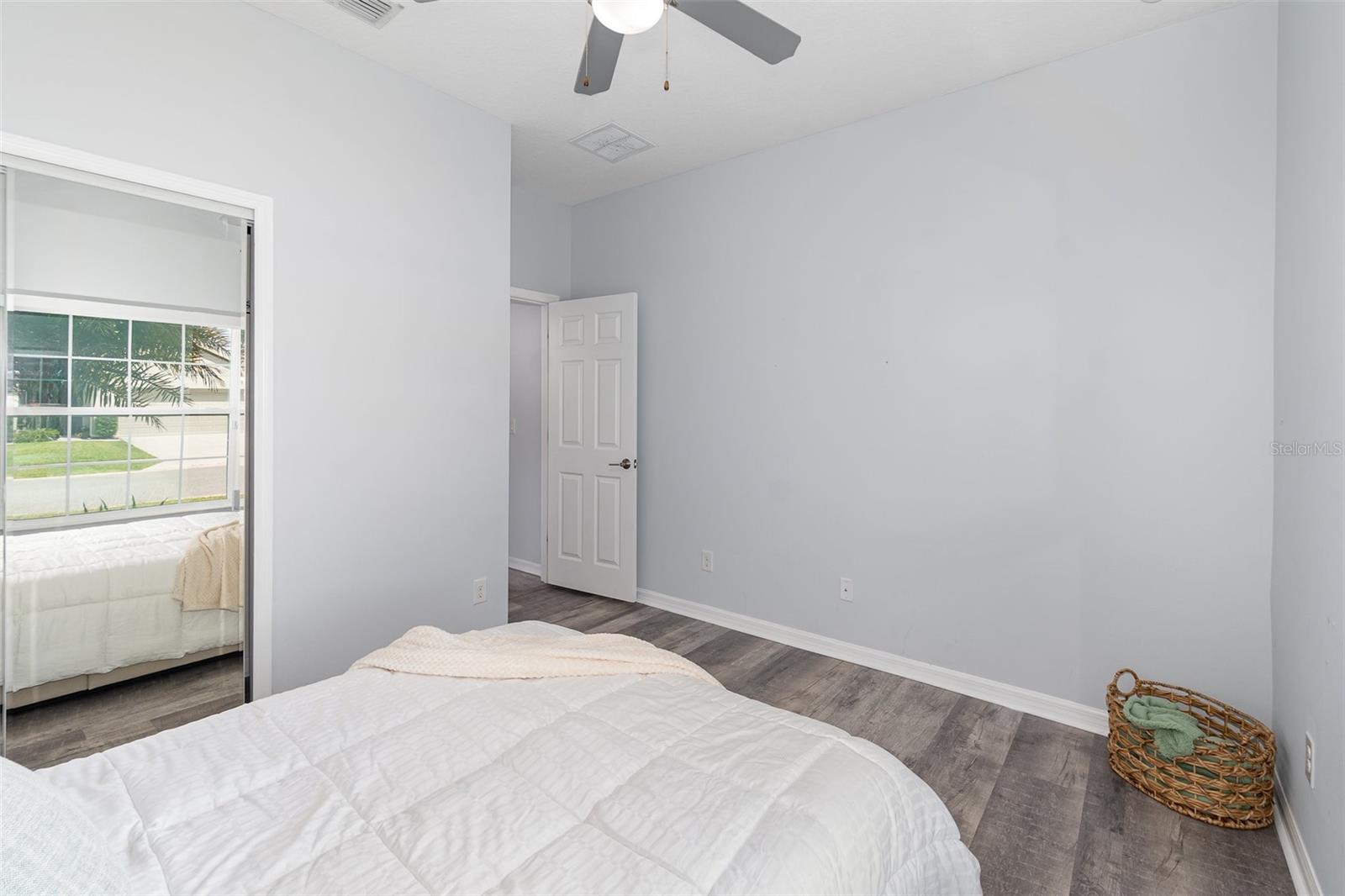 Image 21 of 45 For 1807 Westerham Avenue