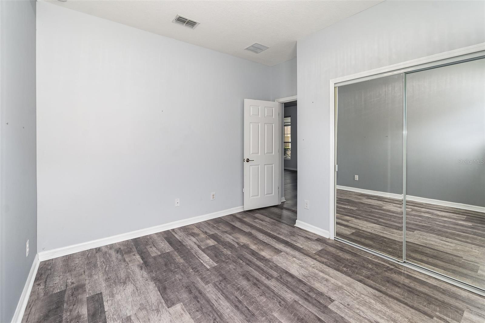 Image 22 of 45 For 1807 Westerham Avenue