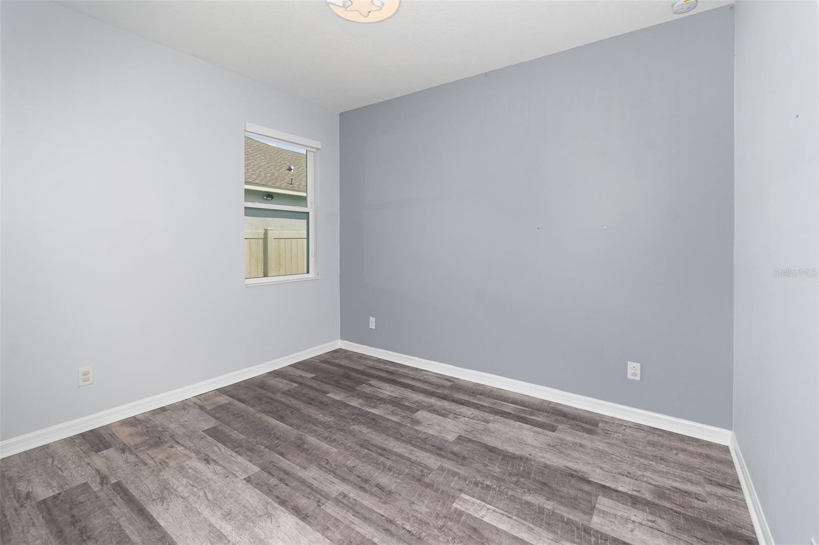 Image 23 of 45 For 1807 Westerham Avenue