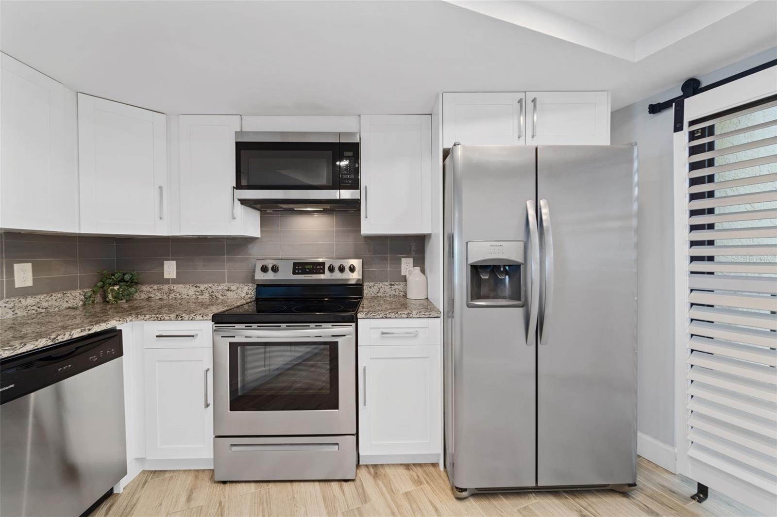 Image 12 of 64 For 7540 Sunshine Skyway Lane S 121