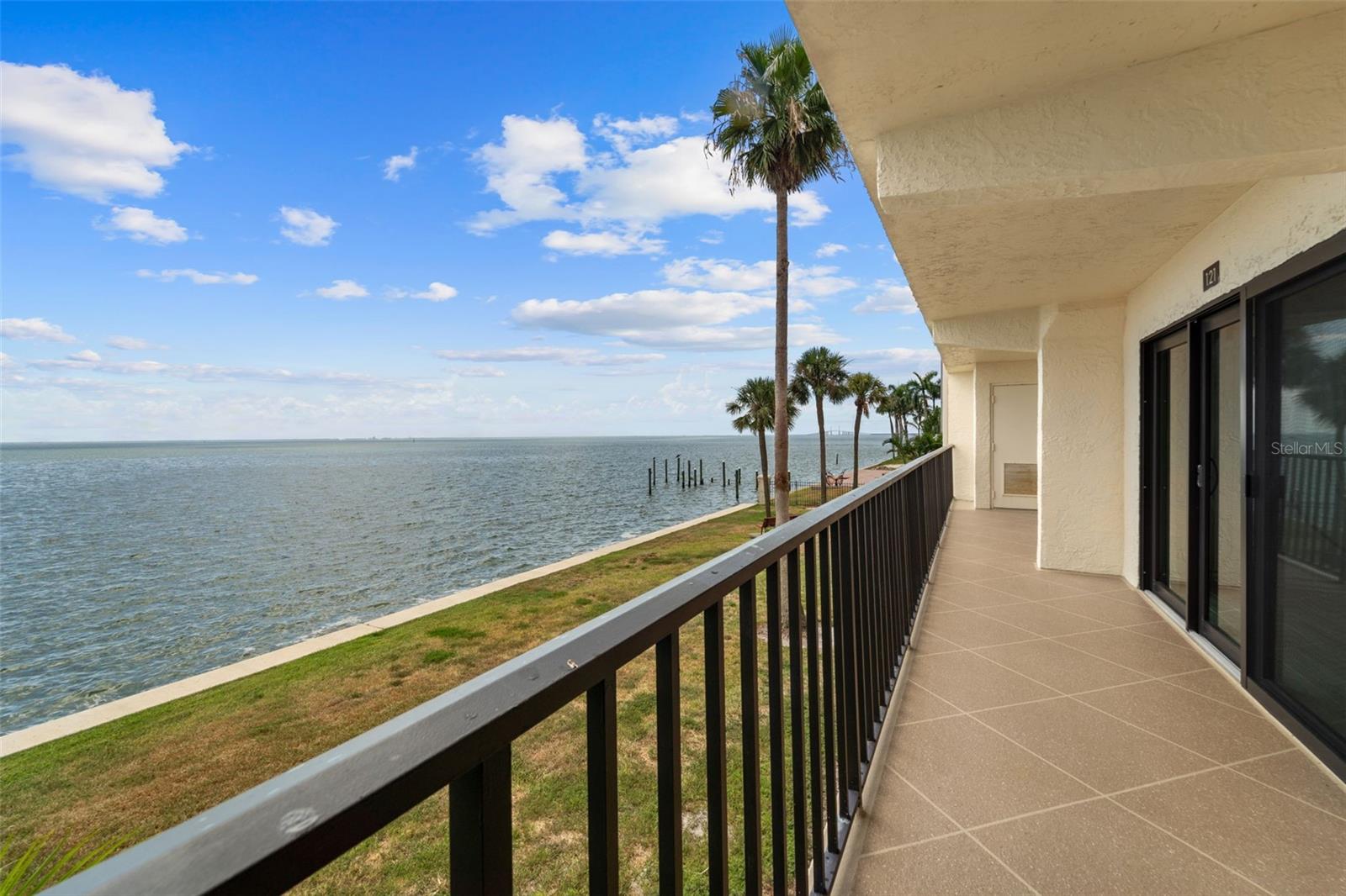 Image 25 of 64 For 7540 Sunshine Skyway Lane S 121