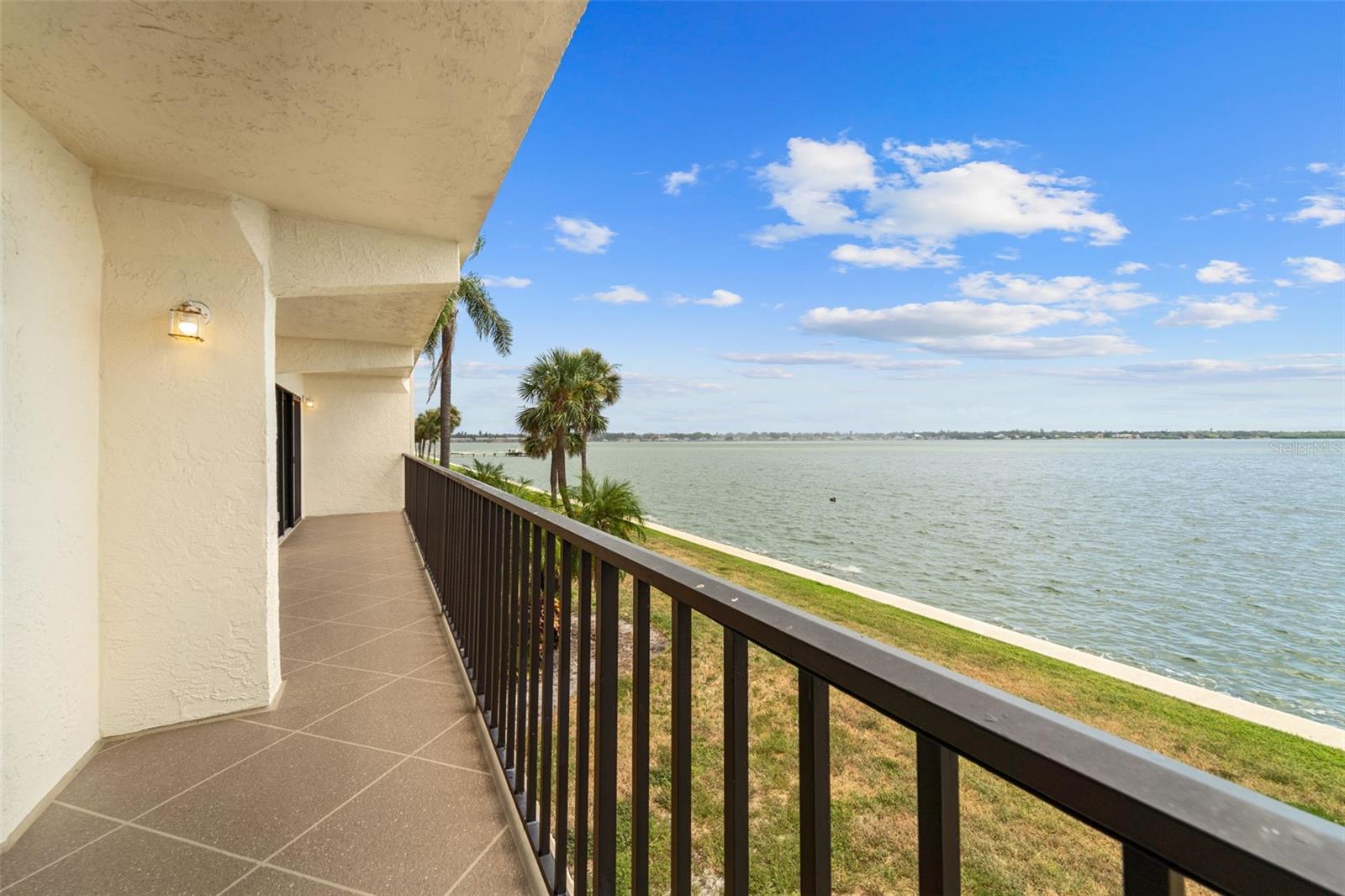 Image 26 of 64 For 7540 Sunshine Skyway Lane S 121