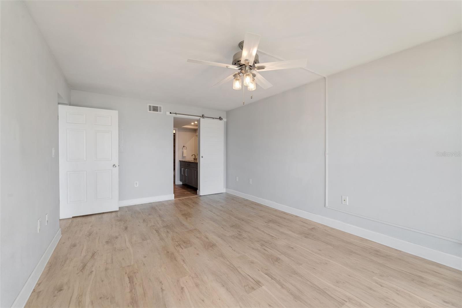 Image 32 of 64 For 7540 Sunshine Skyway Lane S 121