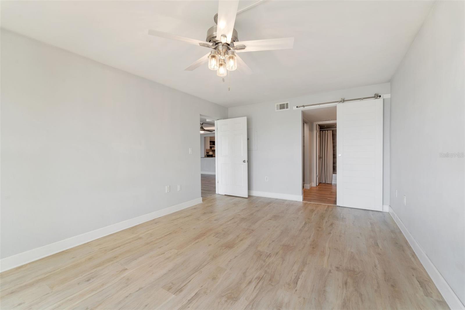 Image 33 of 64 For 7540 Sunshine Skyway Lane S 121