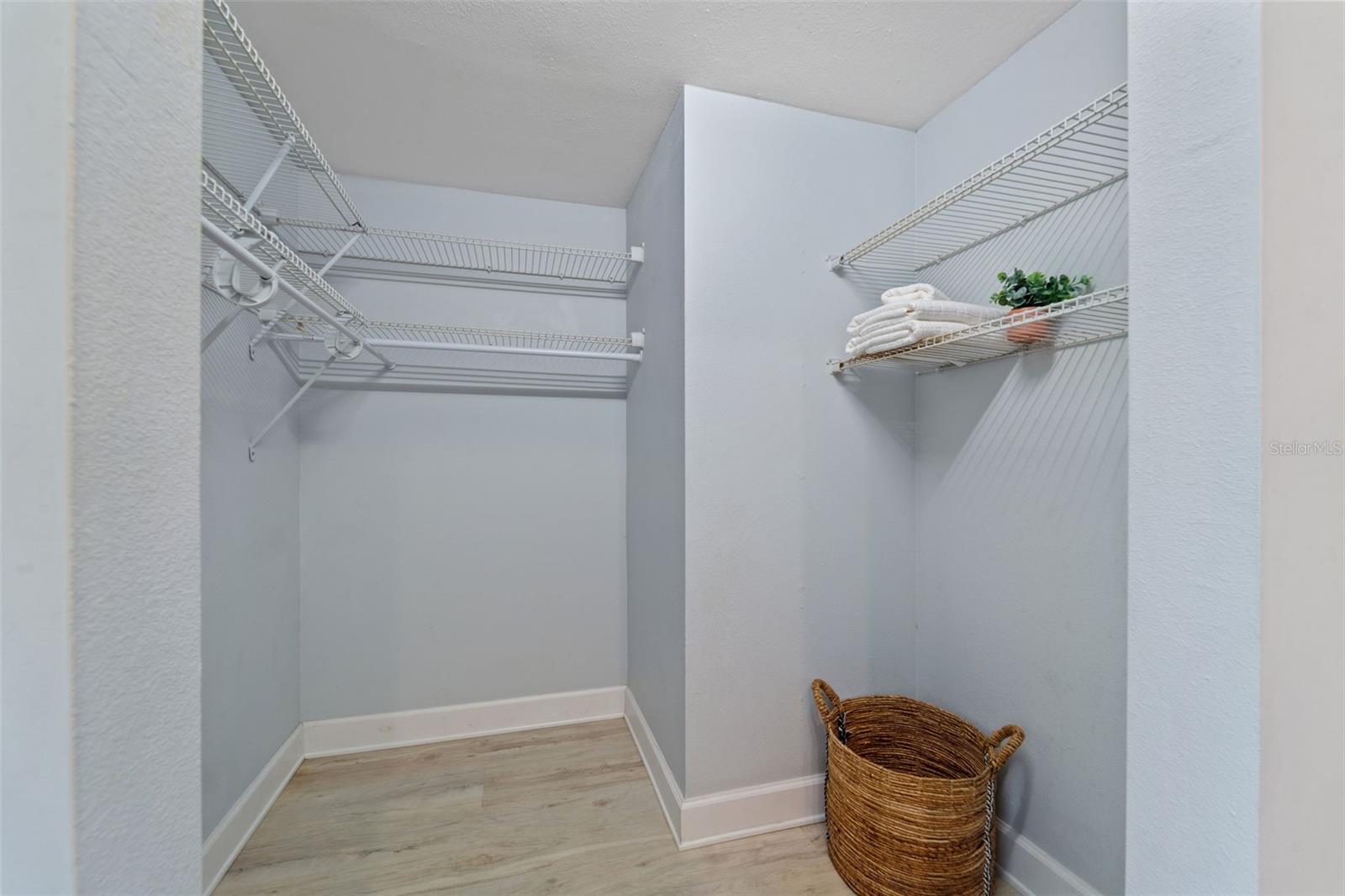 Image 36 of 64 For 7540 Sunshine Skyway Lane S 121