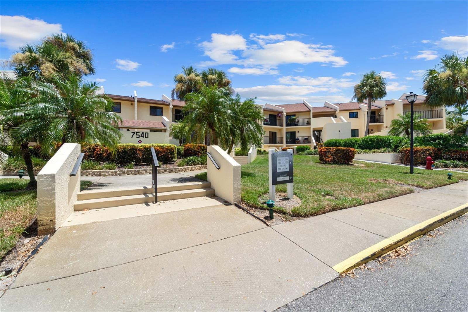 Image 49 of 64 For 7540 Sunshine Skyway Lane S 121