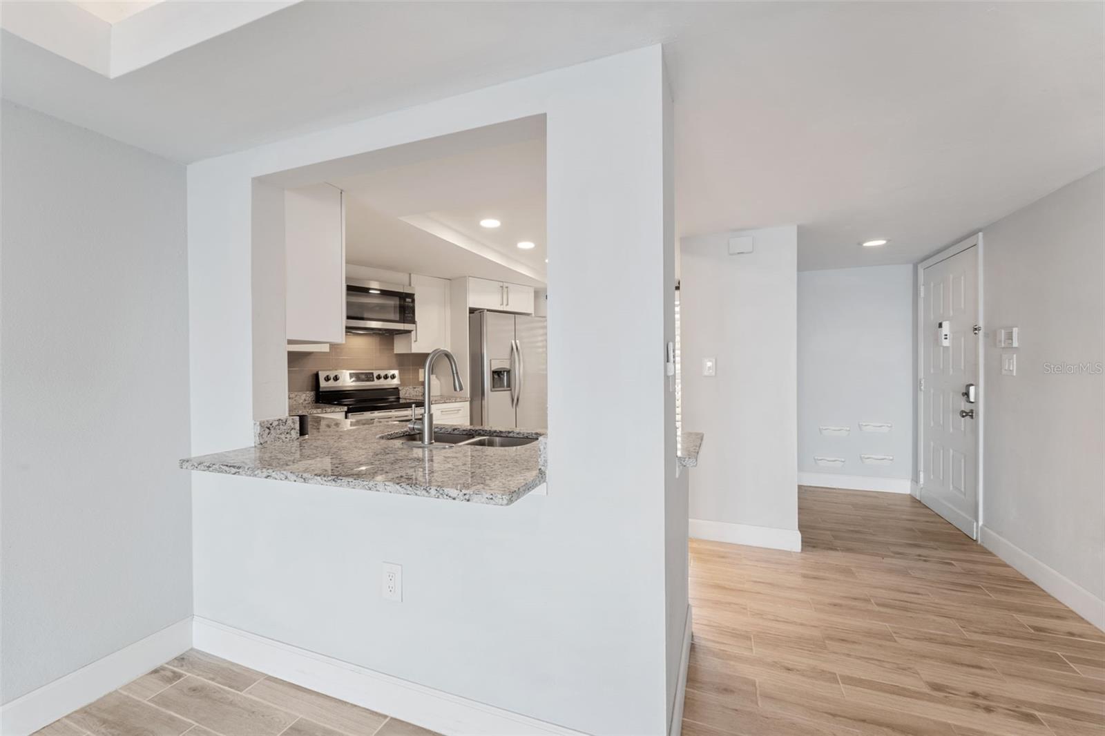 Image 7 of 64 For 7540 Sunshine Skyway Lane S 121