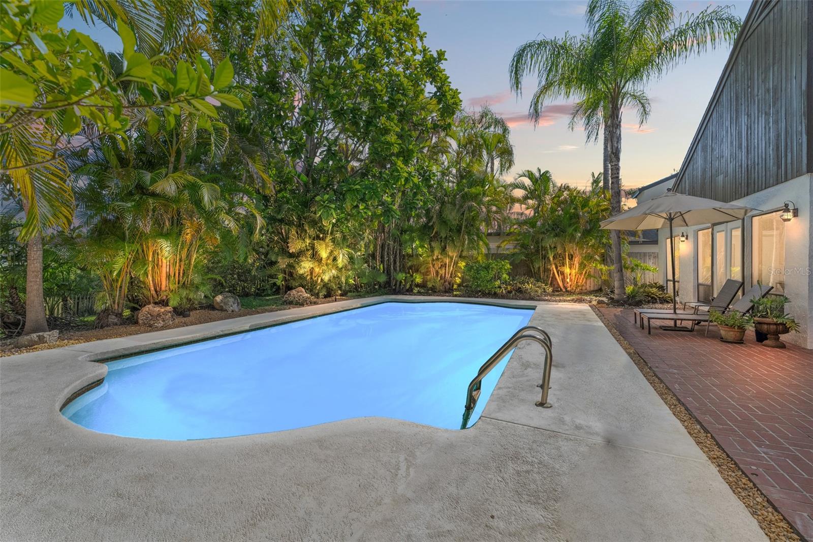 Listing photo id 0 for 14506 Anchoret Road